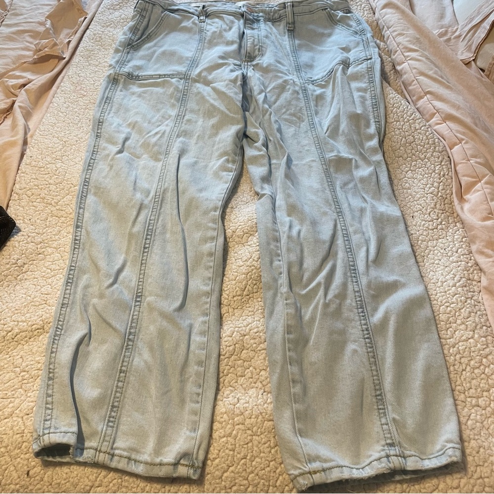 Universal Thread Light Wash High Rise Slim Straight Jeans, 16